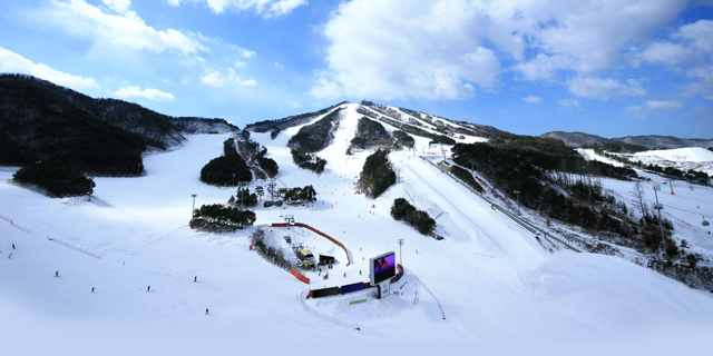 Winter slopes at Welli Hilli Park in Hoengseong, Korea